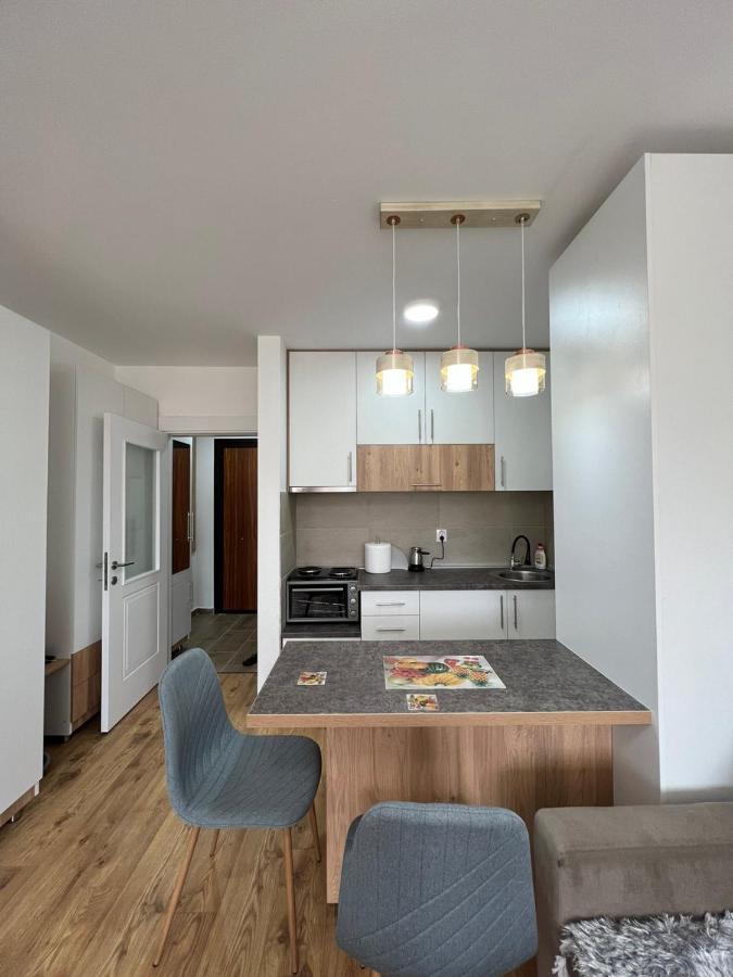 Apartmani Imperial โนวีปาซาร์ ภายนอก รูปภาพ