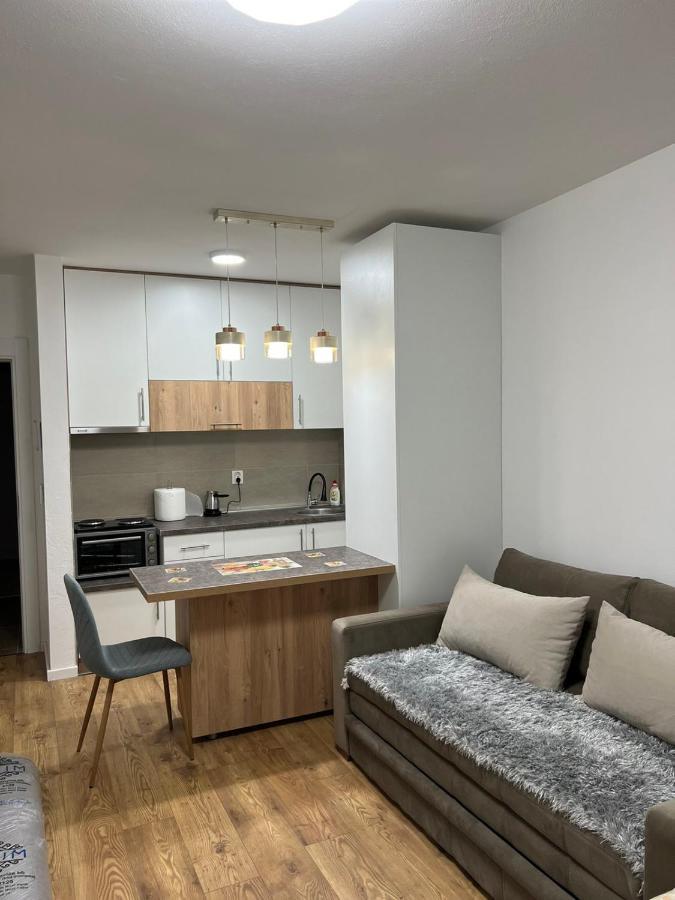 Apartmani Imperial โนวีปาซาร์ ภายนอก รูปภาพ
