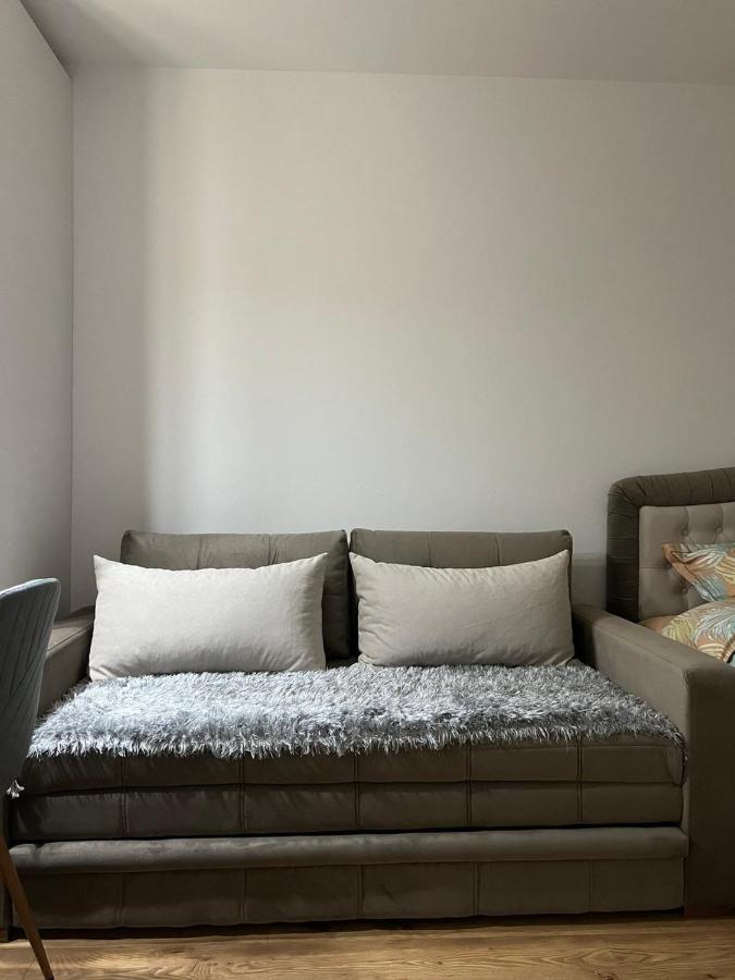 Apartmani Imperial โนวีปาซาร์ ภายนอก รูปภาพ