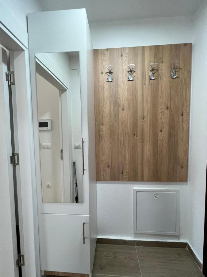 Apartmani Imperial โนวีปาซาร์ ภายนอก รูปภาพ