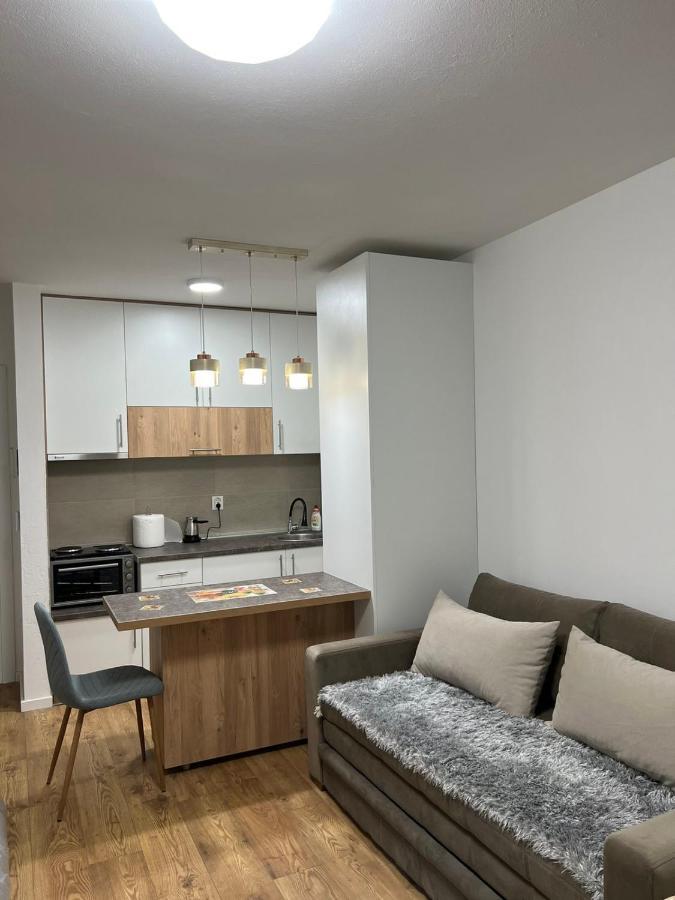 Apartmani Imperial โนวีปาซาร์ ภายนอก รูปภาพ