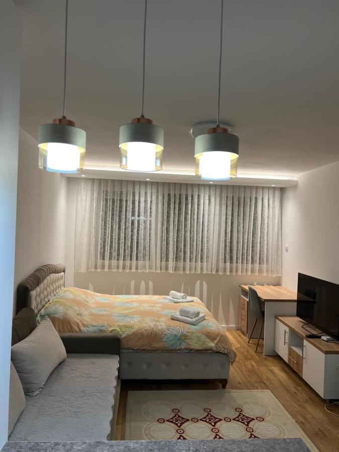 Apartmani Imperial โนวีปาซาร์ ภายนอก รูปภาพ